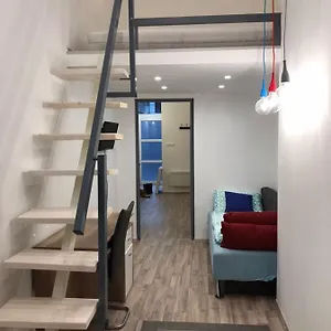The Whistling Rabbi Appartement