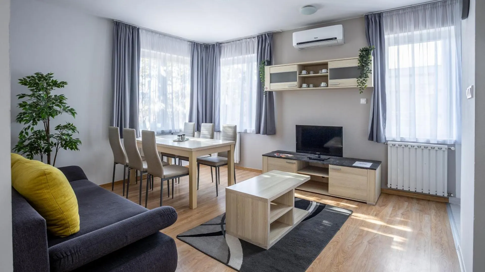 Maple Tree Budget Apartments Budapest