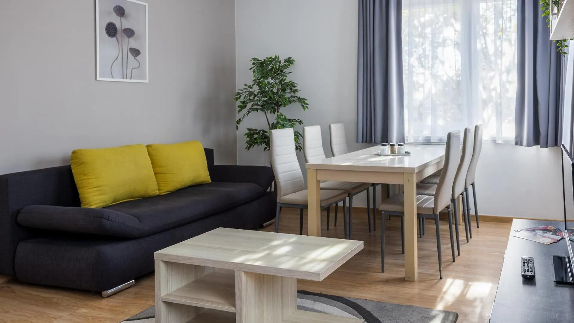 Maple Tree Budget Apartments Budapest