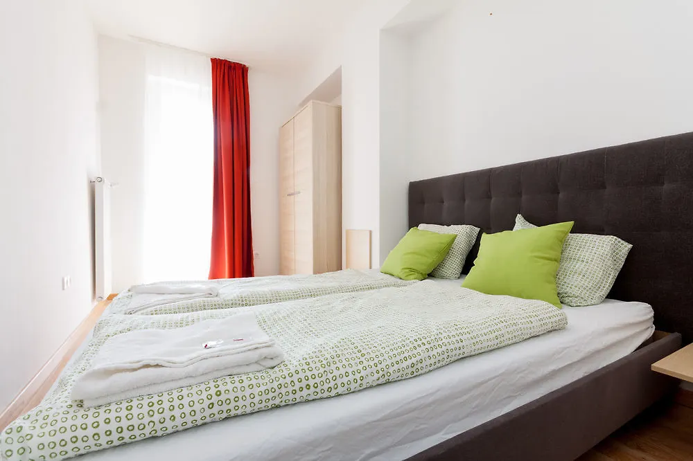 Maple Tree Budget Apartments Budapest
