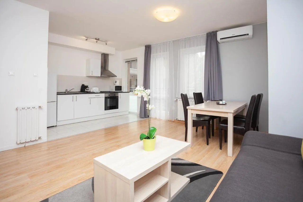 Maple Tree Budget Apartments Budapest