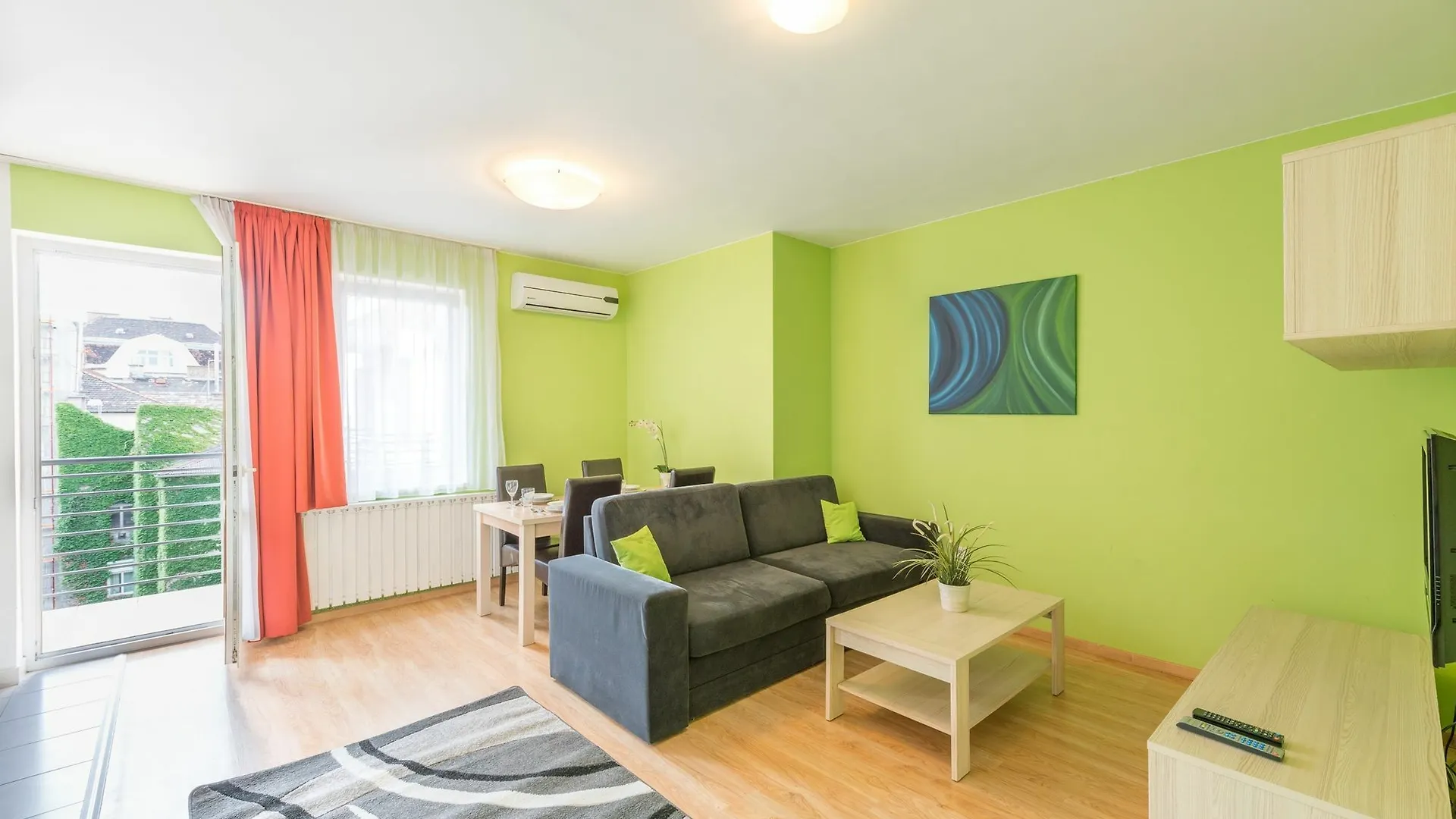 Maple Tree Budget Apartments Budapest