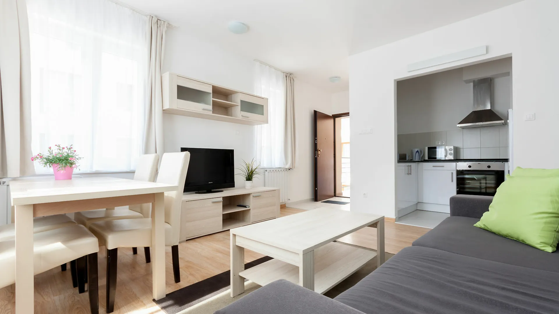 Maple Tree Budget Apartments Budapest 0*,