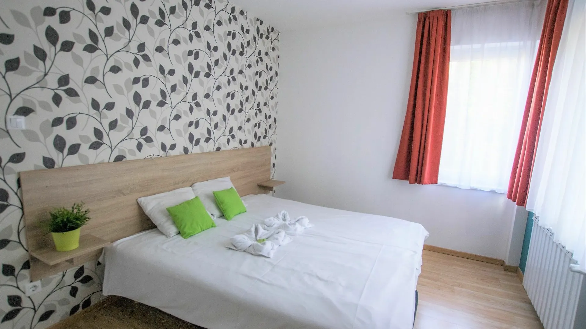 Maple Tree Budget Apartments Budapest