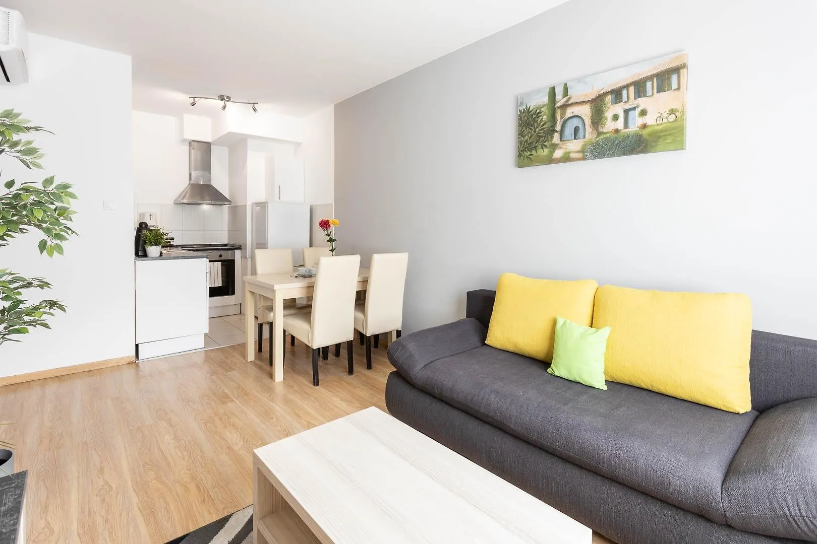 Maple Tree Budget Apartments Budapest