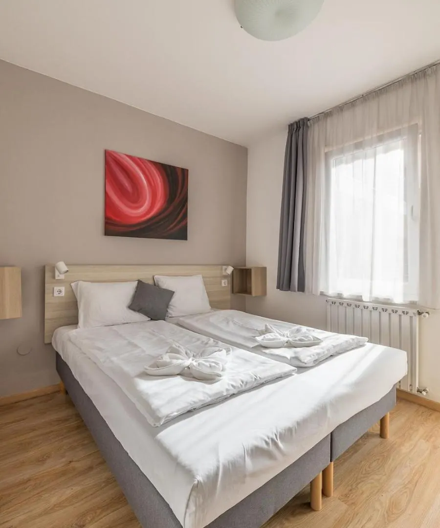 Maple Tree Budget Apartments Budapest