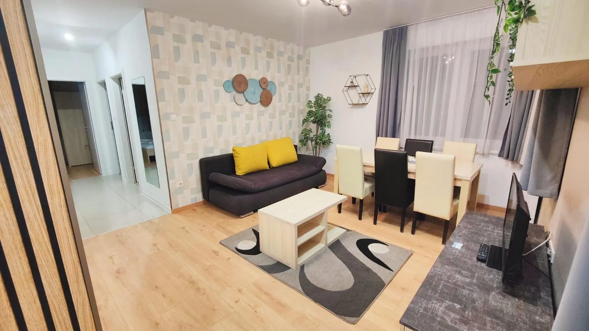Maple Tree Budget Apartments Budapest