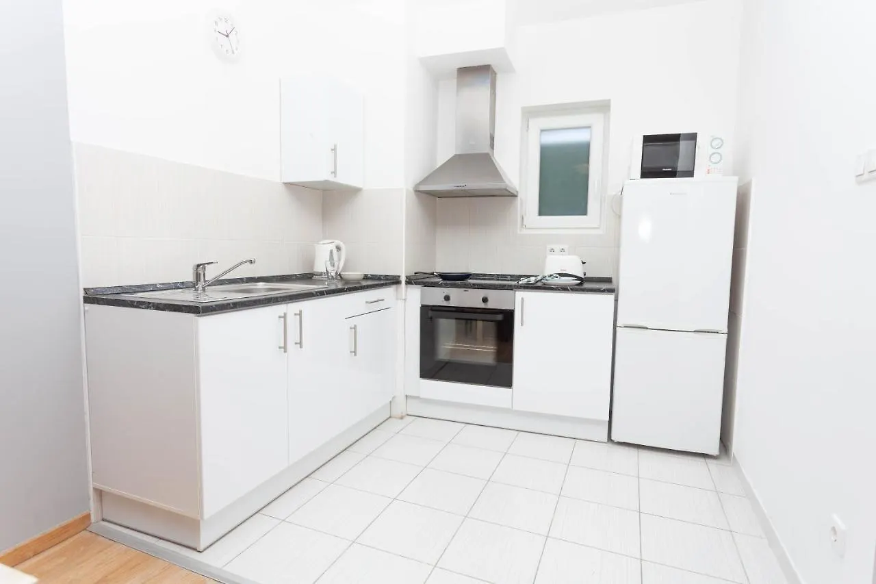 Maple Tree Budget Apartments Budapest 0*,  Hungary