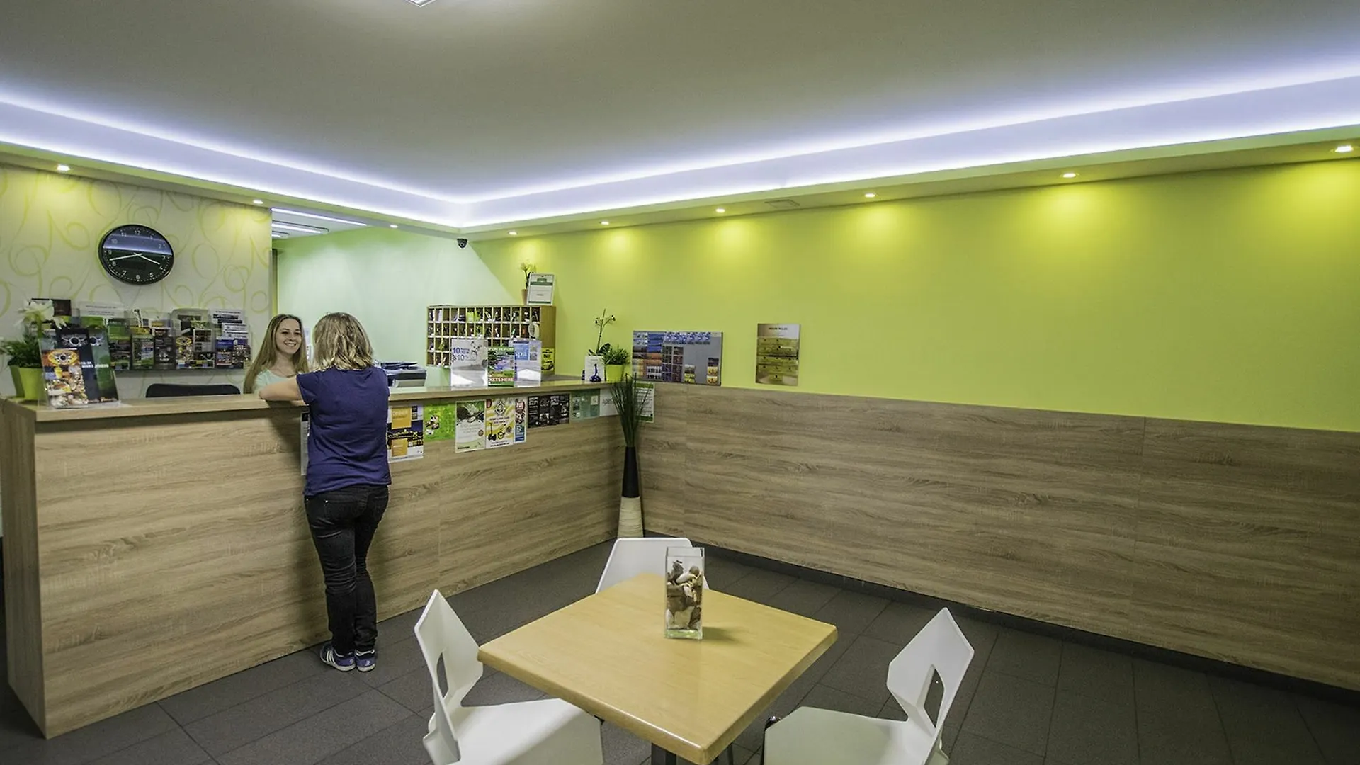 Maple Tree Budget Apartments Budapest